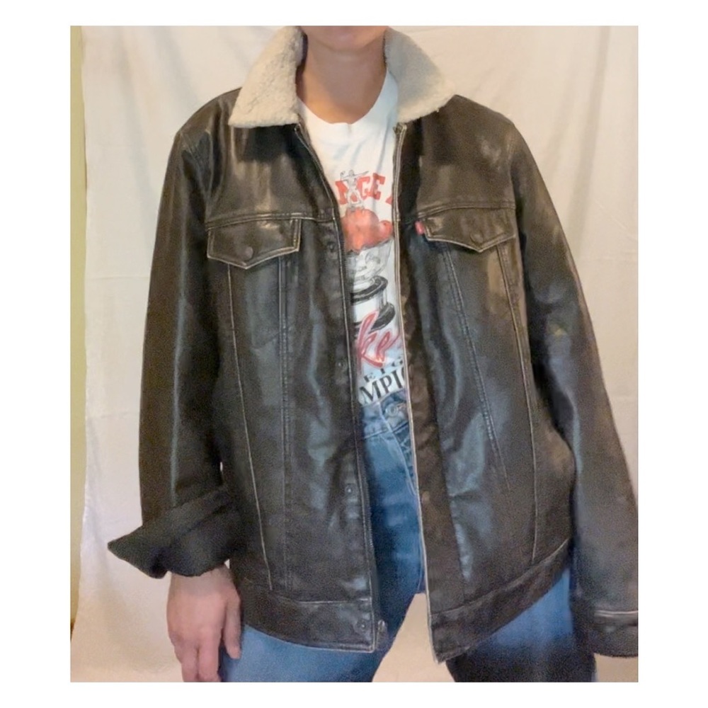 Levi’s Sherpa Lined Trucker Jacket 🚛